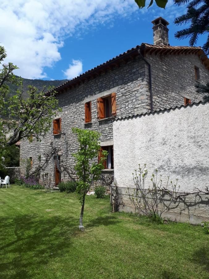 ビエスカス Cirjuana, Casa En El Centro Con Agradable Jardin Y Barbacoa By Pirineos 360ヴィラ エクステリア 写真