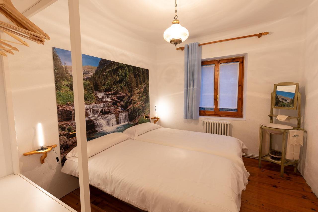 ビエスカス Cirjuana, Casa En El Centro Con Agradable Jardin Y Barbacoa By Pirineos 360ヴィラ エクステリア 写真