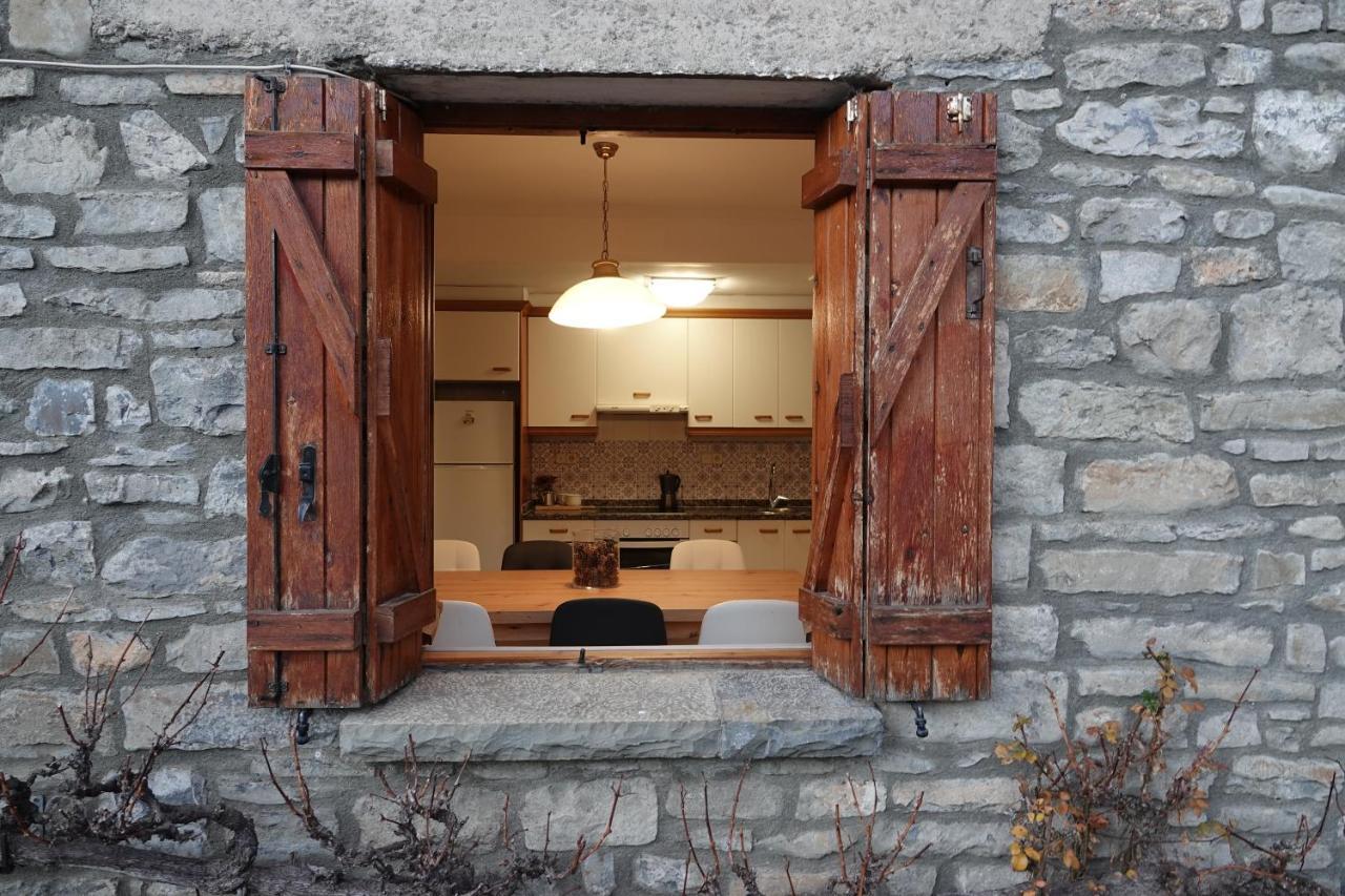 ビエスカス Cirjuana, Casa En El Centro Con Agradable Jardin Y Barbacoa By Pirineos 360ヴィラ エクステリア 写真