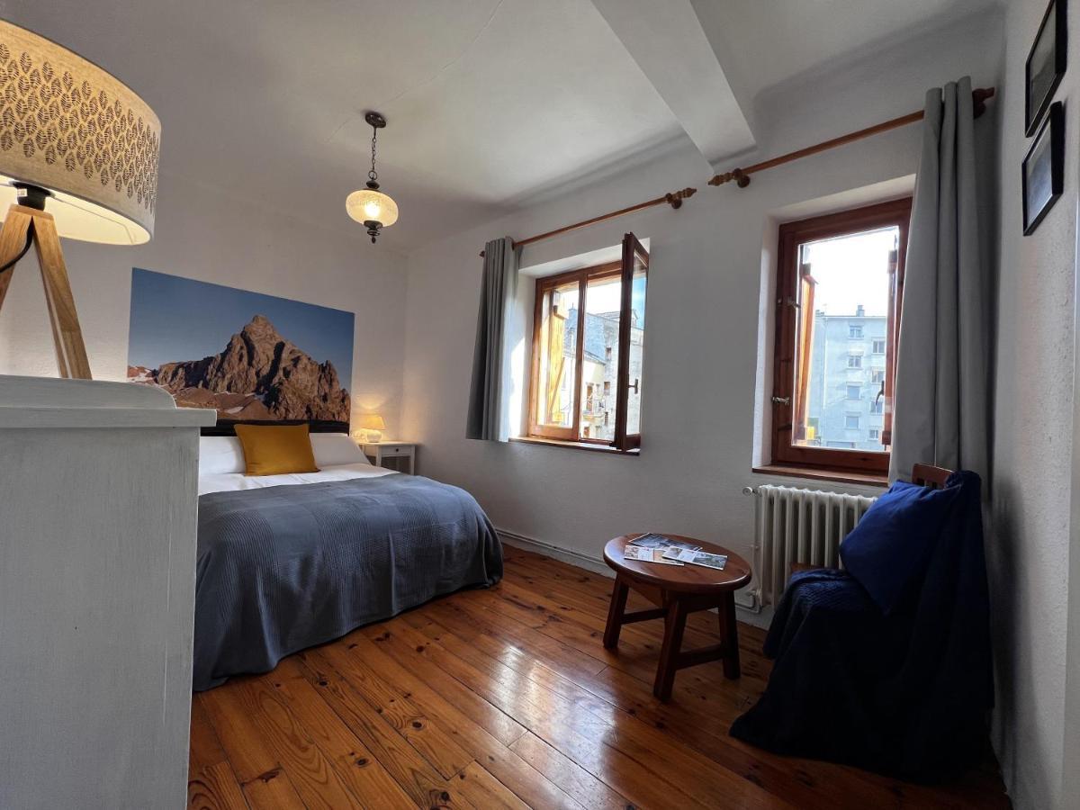 ビエスカス Cirjuana, Casa En El Centro Con Agradable Jardin Y Barbacoa By Pirineos 360ヴィラ エクステリア 写真