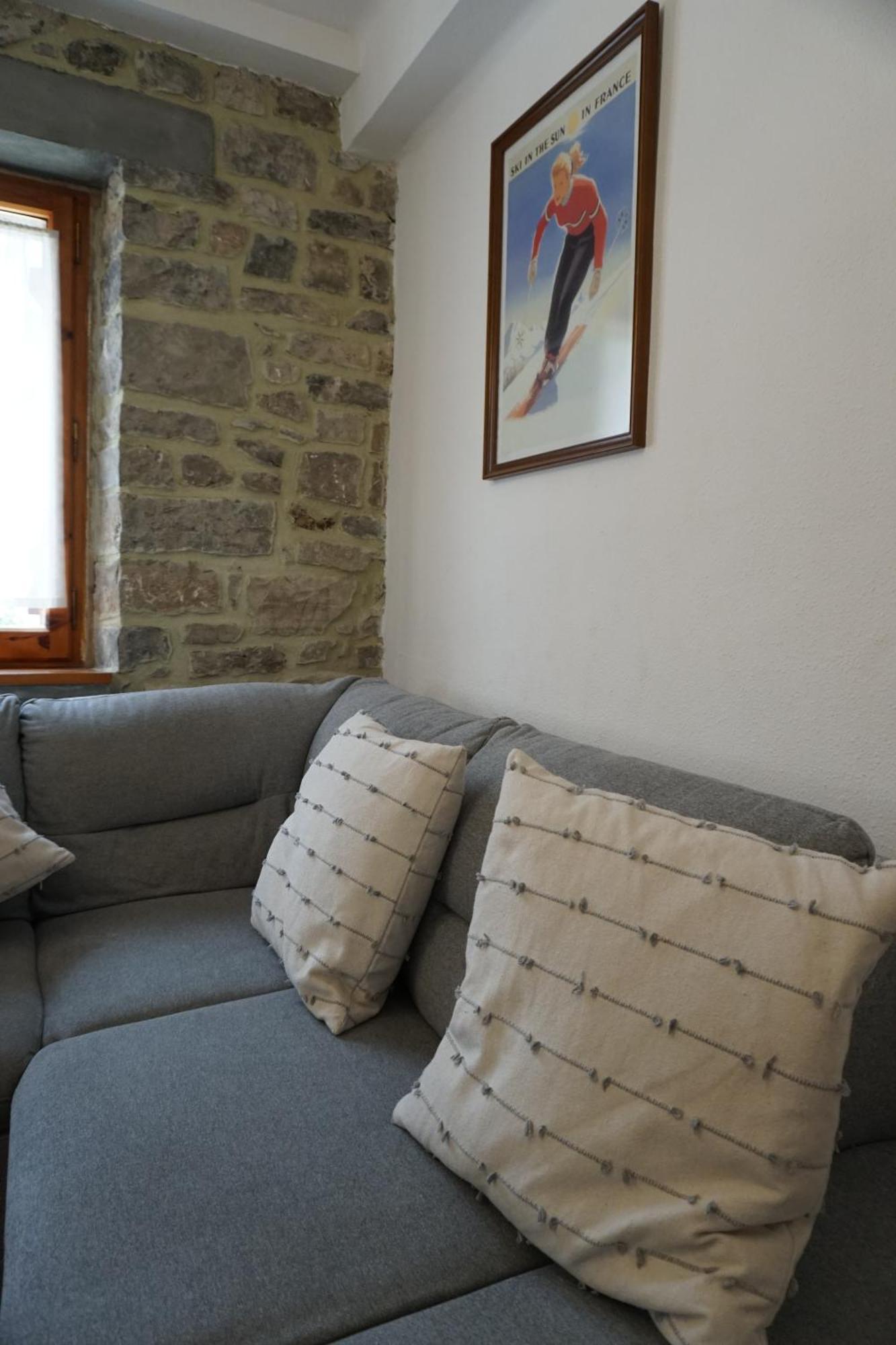 ビエスカス Cirjuana, Casa En El Centro Con Agradable Jardin Y Barbacoa By Pirineos 360ヴィラ エクステリア 写真